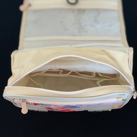 Travel Toiletrie/Makeup Bag - Picture 3 of 4